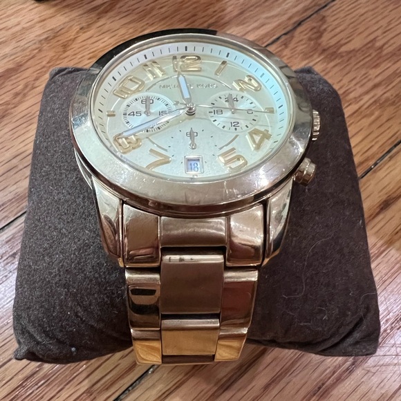 Michael Kors watch in gold - Picture 6 of 8